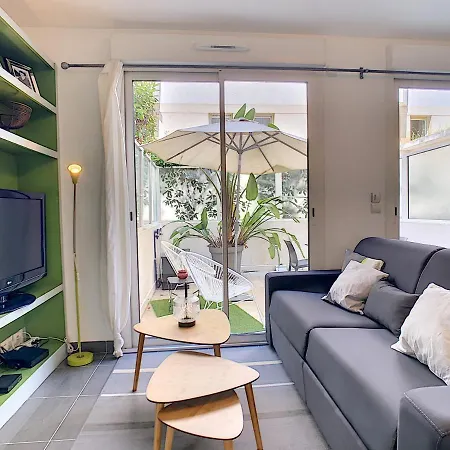 Nestor&jeeves - Berlioz Patio - - Residential Area - Patio 20m Apartment